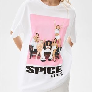 MOVING SALE 🌼 Spice Girls T-Shirt 

Condition: used good